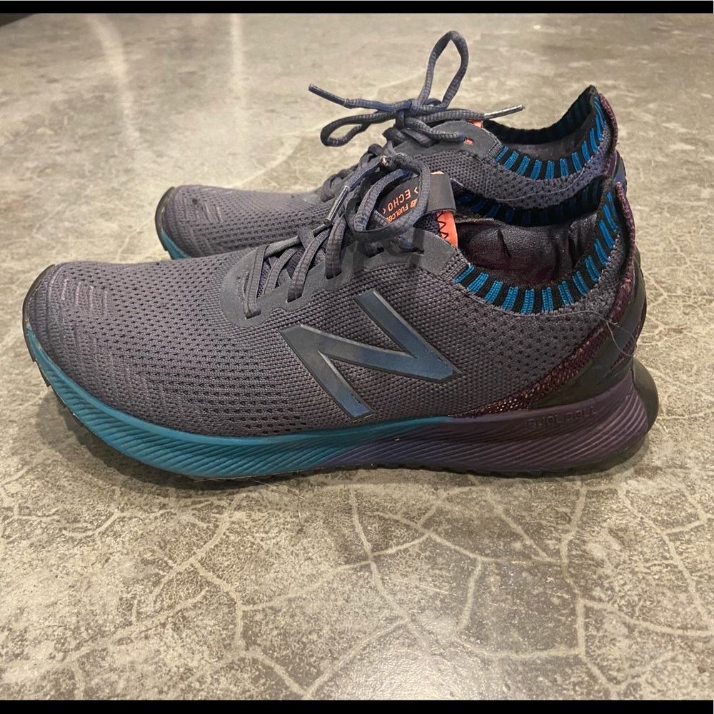New Balance Tennis Shoes 8.5